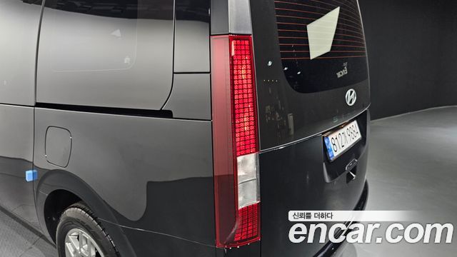 Hyundai Staria 2025 — photo 9