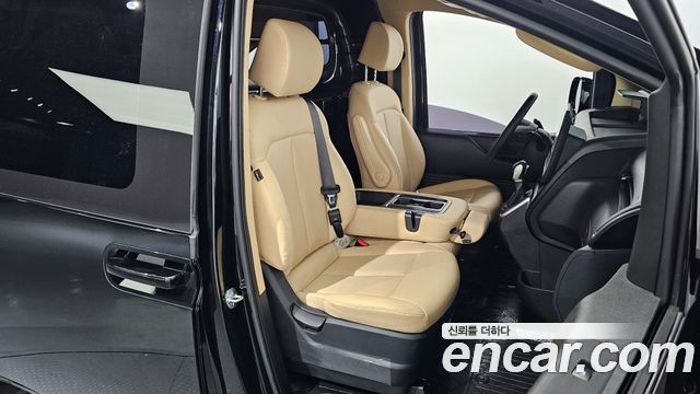 Hyundai Staria 2025 — photo 16