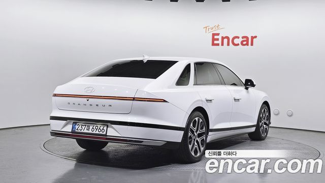 Hyundai Grandeur 2023 — photo 2