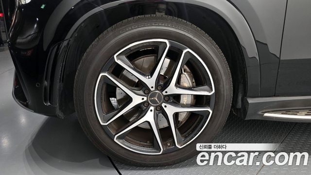 Mercedes-Benz GLE-Class 2023 — photo 5