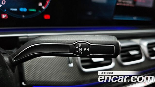 Mercedes-Benz GLE-Class 2023 — photo 9