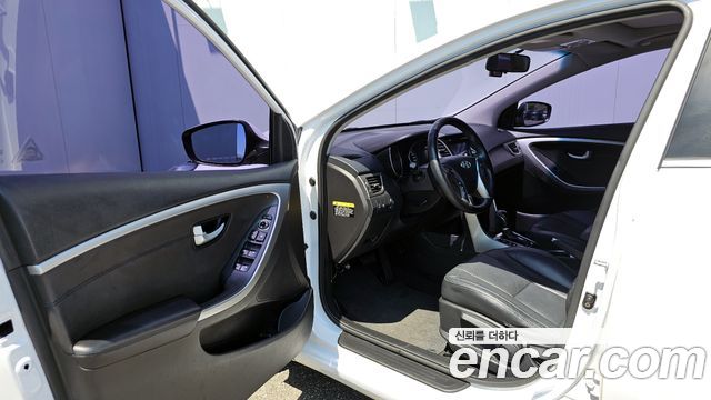 Hyundai i30 2014 — photo 10