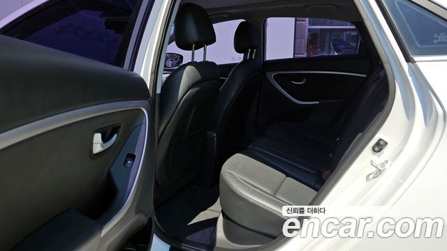 Hyundai i30 2014 — photo 11