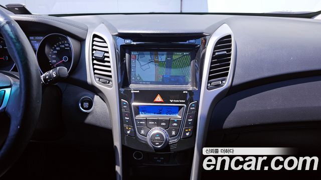 Hyundai i30 2014 — photo 12