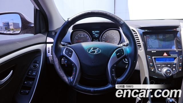 Hyundai i30 2014 — photo 15