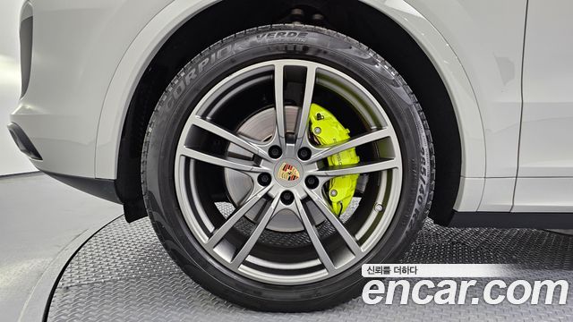 Porsche Cayenne 2023 — photo 5