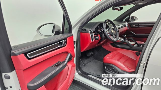Porsche Cayenne 2023 — photo 10