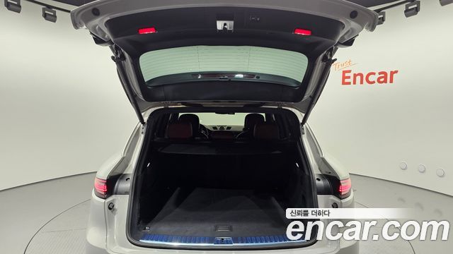 Porsche Cayenne 2023 — photo 18