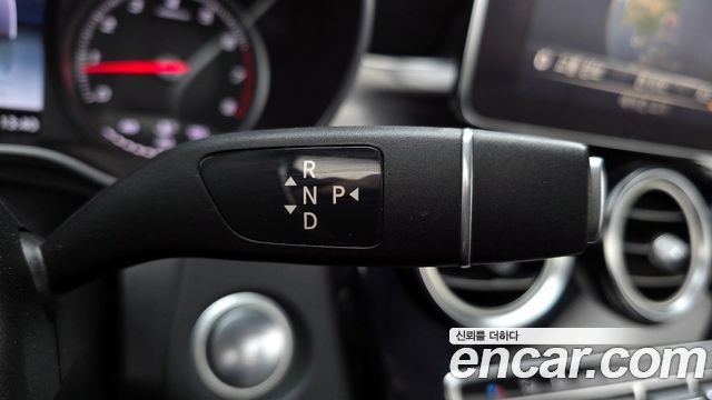 Mercedes-Benz C-Class 2017 — photo 12