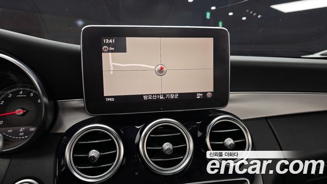 Mercedes-Benz C-Class 2017 — photo 21