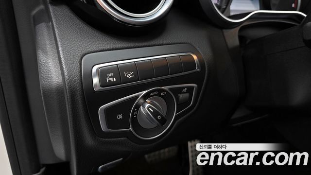Mercedes-Benz C-Class 2017 — photo 27
