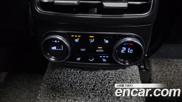 Genesis GV70 2021 — photo 24