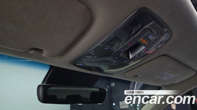 Genesis GV70 2021 — photo 33