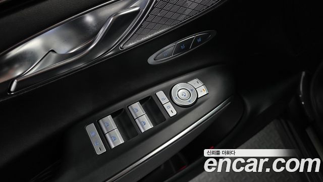 Genesis GV70 2021 — photo 34