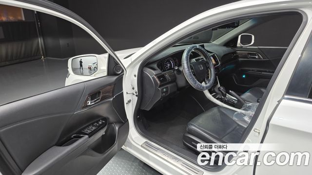 Honda Accord 2017 — photo 10