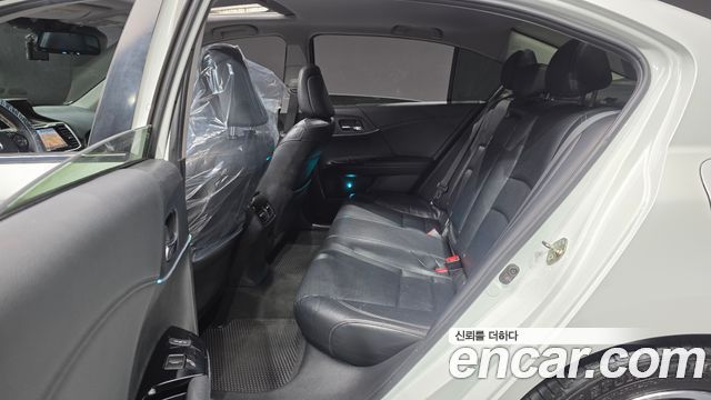 Honda Accord 2017 — photo 12