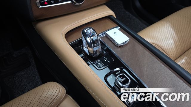 Volvo XC90 2017 — photo 9