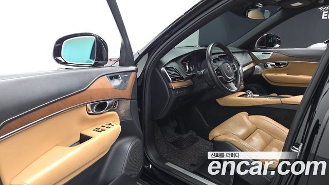 Volvo XC90 2017 — photo 10