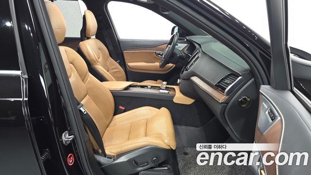 Volvo XC90 2017 — photo 11