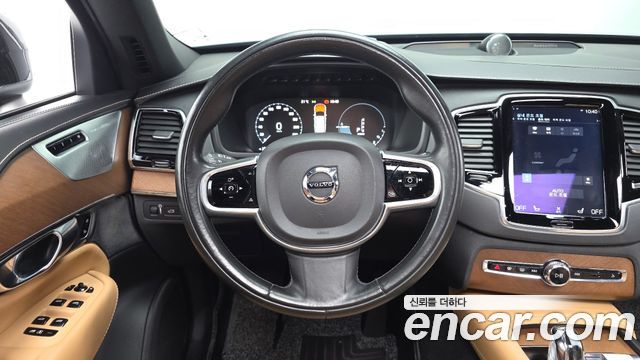 Volvo XC90 2017 — photo 12