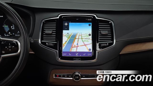 Volvo XC90 2017 — photo 13
