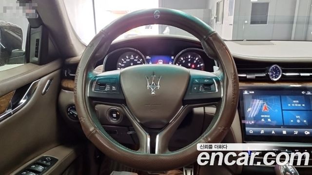 Maserati Quattroporte 2016 — photo 11
