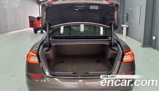 Maserati Quattroporte 2016 — photo 18