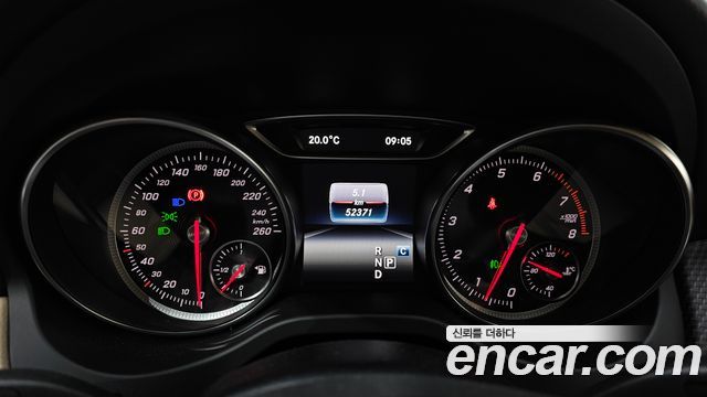 Mercedes-Benz GLA-Class 2018 — photo 11