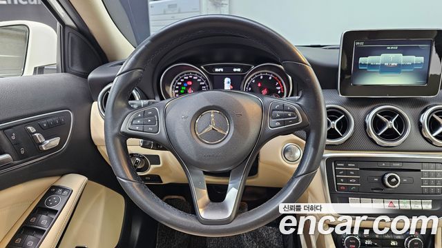 Mercedes-Benz GLA-Class 2018 — photo 19