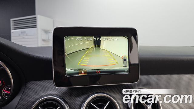 Mercedes-Benz GLA-Class 2018 — photo 21
