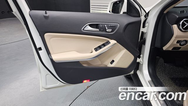 Mercedes-Benz GLA-Class 2018 — photo 14