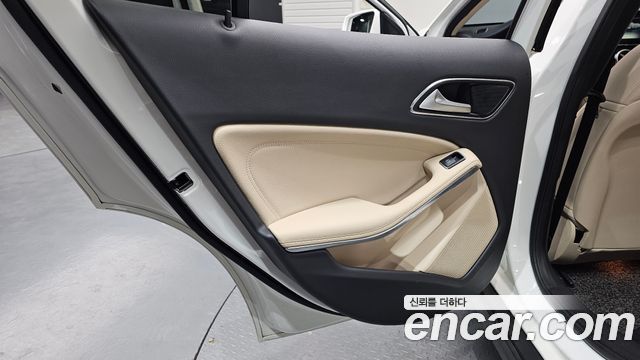 Mercedes-Benz GLA-Class 2018 — photo 15