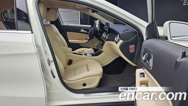 Mercedes-Benz GLA-Class 2018 — photo 16