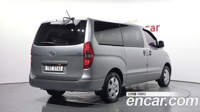 Hyundai Starex 2017 — photo 2