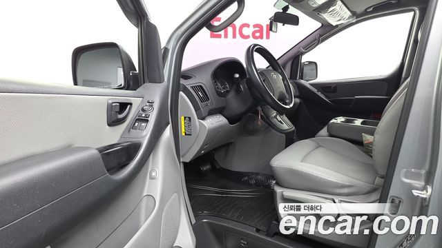 Hyundai Starex 2017 — photo 10