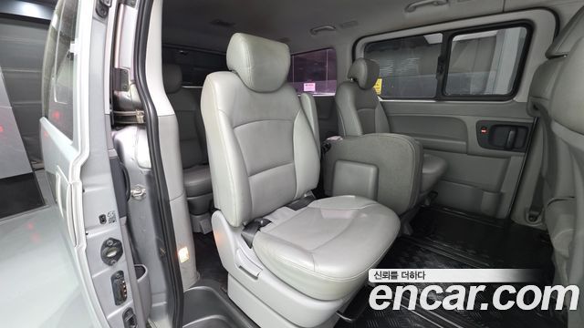 Hyundai Starex 2017 — photo 12