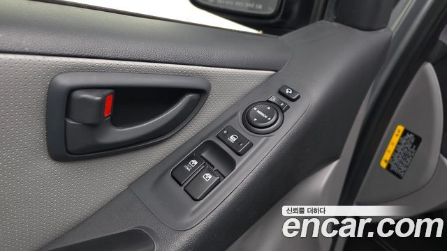 Hyundai Starex 2017 — photo 13