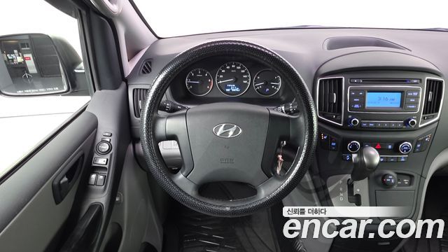 Hyundai Starex 2017 — photo 15