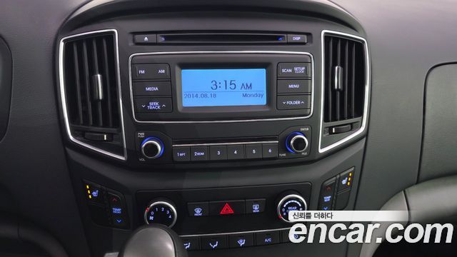 Hyundai Starex 2017 — photo 16