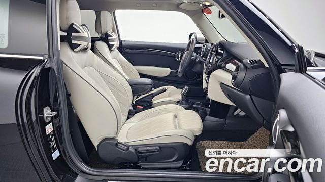 Mini Cooper 2020 — photo 17