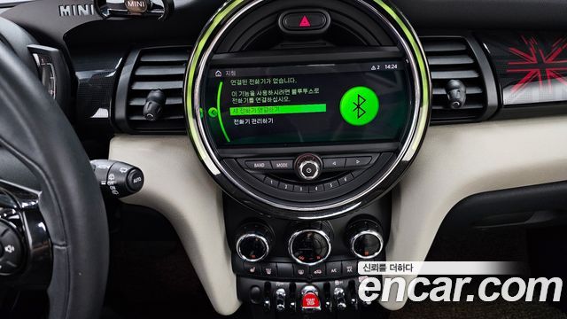 Mini Cooper 2020 — photo 20