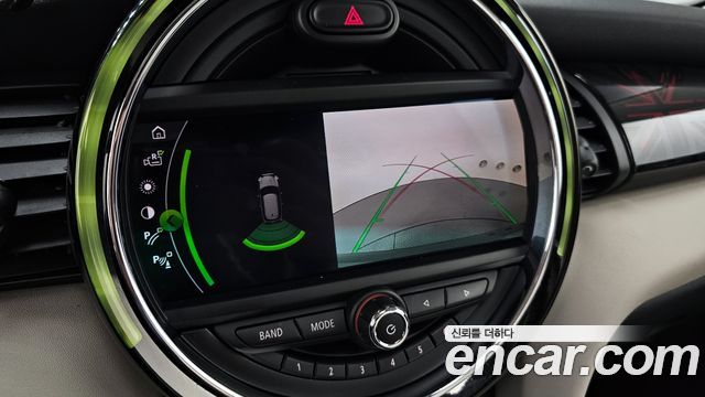 Mini Cooper 2020 — photo 21