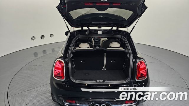 Mini Cooper 2020 — photo 26
