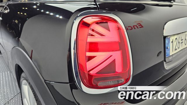 Mini Cooper 2020 — photo 9