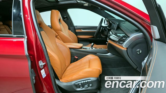 BMW X6M 2019 — photo 16