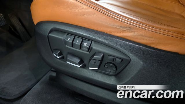 BMW X6M 2019 — photo 28