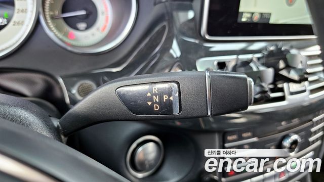 Mercedes-Benz CLS-Class 2016 — photo 9