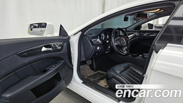 Mercedes-Benz CLS-Class 2016 — photo 10