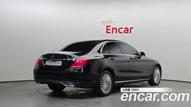 Mercedes-Benz C-Class 2017 — photo 2