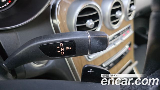 Mercedes-Benz C-Class 2017 — photo 9